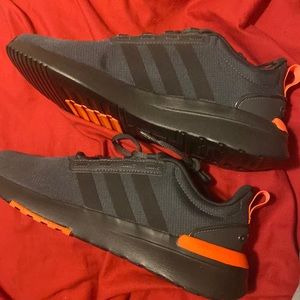 NWOT Boys 6.5 Adidas Racer TR21 Shoes